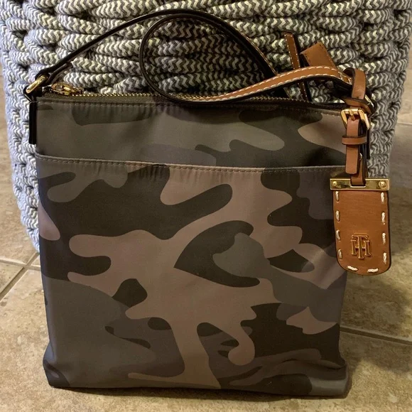 Tote Tommy Hilfiger Camo Crossbody Tommy Hilfiger Bags Tommy Hilfiger Julia  Camo Mini Crossbody